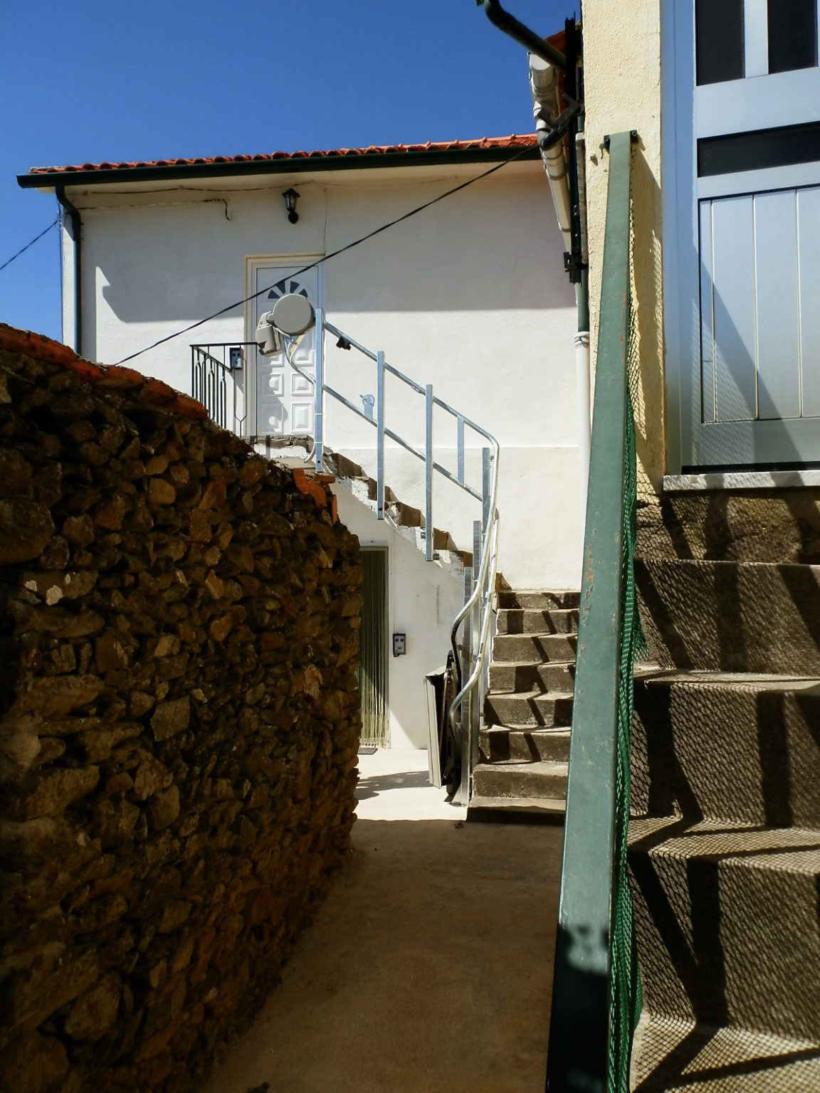 Outdoor Artira installed in Portuguese wine region - Garaventa Lift ...